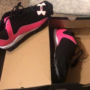 Under armour cleats size 6y brand new